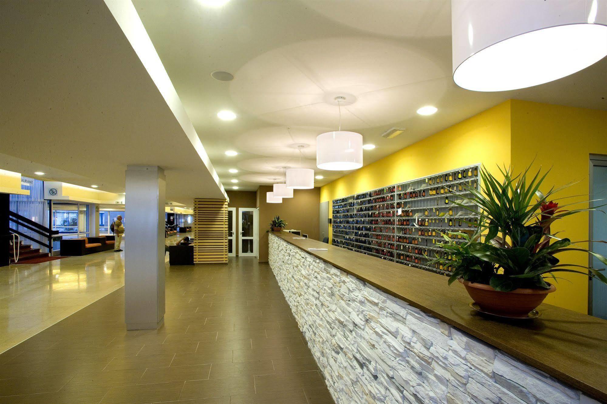 Hotel Delfin Plava Laguna Mugeba Exterior photo